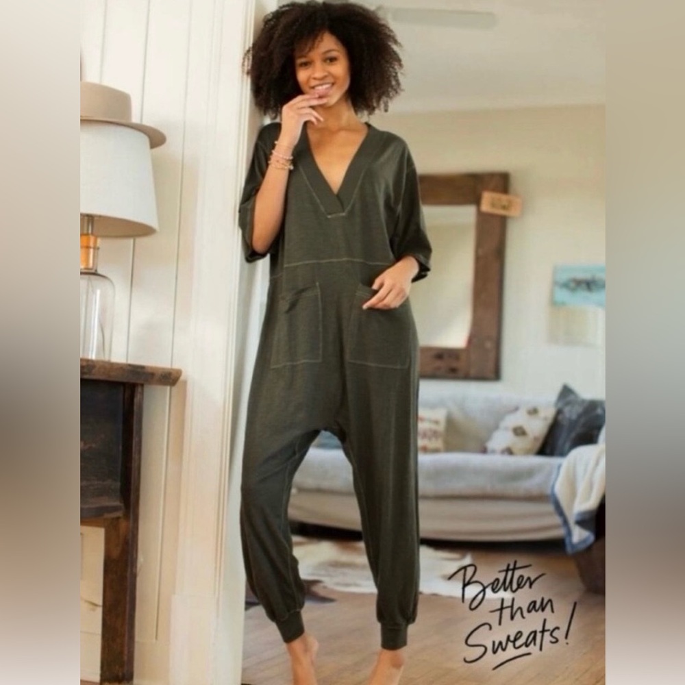 NATURAL LIFE Olive Green V-Neck Jumpsuit Romper